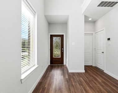 8017 Whisper Grove Drive - Photo Thumbnail 4
