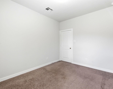 8017 Whisper Grove Drive - Photo Thumbnail 34