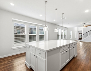 8017 Whisper Grove Drive - Photo Thumbnail 14