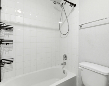 8017 Whisper Grove Drive - Photo Thumbnail 32