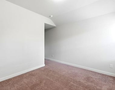 8017 Whisper Grove Drive - Photo Thumbnail 36