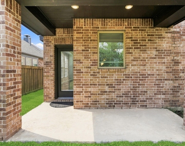 8017 Whisper Grove Drive - Photo Thumbnail 40