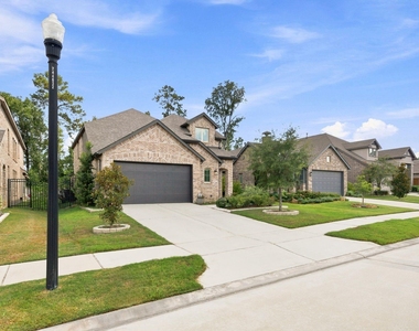 8017 Whisper Grove Drive - Photo Thumbnail 3