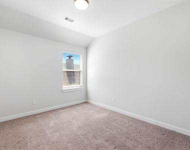 8017 Whisper Grove Drive - Photo Thumbnail 29