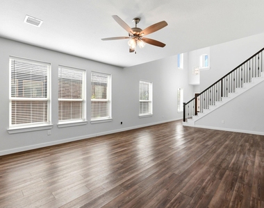 8017 Whisper Grove Drive - Photo Thumbnail 10
