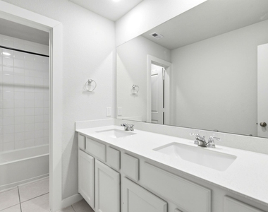 8017 Whisper Grove Drive - Photo Thumbnail 31