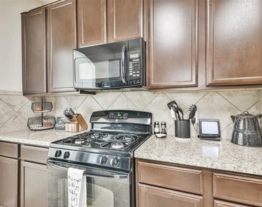 11514 Dahlia Dale Drive - Photo Thumbnail 10
