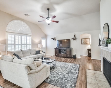 11514 Dahlia Dale Drive - Photo Thumbnail 5