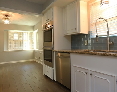 12870 Westella Drive - Photo Thumbnail 8