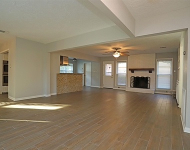 12870 Westella Drive - Photo Thumbnail 5