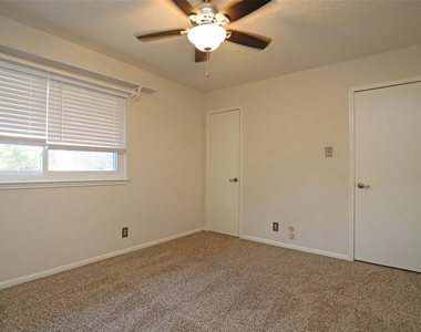 12870 Westella Drive - Photo Thumbnail 22