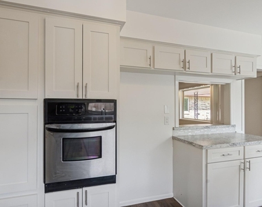 5647 Lymbar Drive - Photo Thumbnail 13