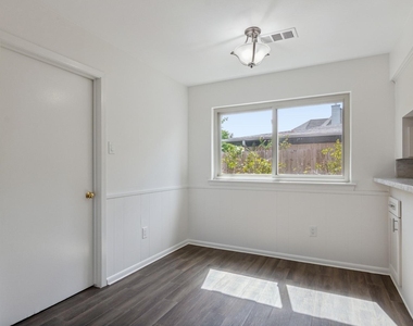 5647 Lymbar Drive - Photo Thumbnail 21
