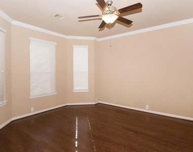 17422 Aldenwilds Lane - Photo Thumbnail 4
