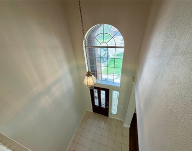 7426 Maple Run Drive - Photo Thumbnail 2