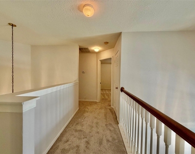 7426 Maple Run Drive - Photo Thumbnail 9