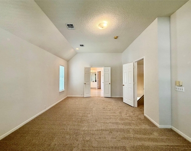 7426 Maple Run Drive - Photo Thumbnail 11