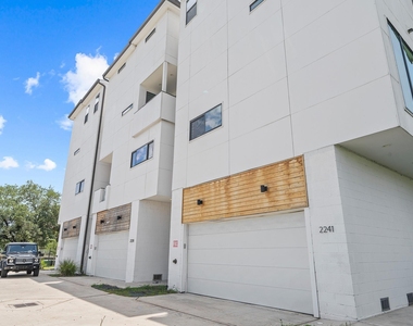 2239 N Macgregor Way - Photo Thumbnail 35