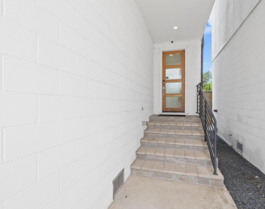 2239 N Macgregor Way - Photo Thumbnail 1