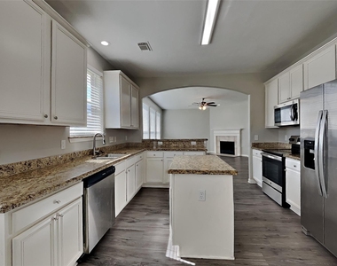 7031 Tallow Knoll Lane - Photo Thumbnail 4