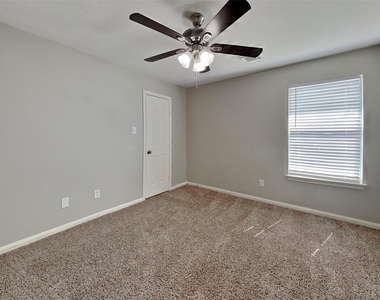7031 Tallow Knoll Lane - Photo Thumbnail 11
