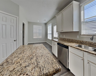 7031 Tallow Knoll Lane - Photo Thumbnail 3