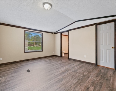 21395 Ruth Drive - Photo Thumbnail 5