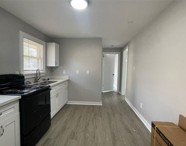 904 Fields Street - Photo Thumbnail 6