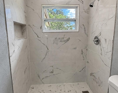 1425 Holland Street - Photo Thumbnail 13