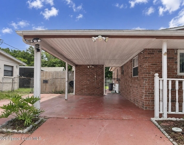 1425 Holland Street - Photo Thumbnail 2