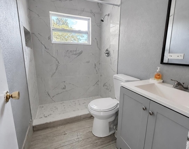 1425 Holland Street - Photo Thumbnail 14