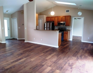 1304 Scottish Street Sw - Photo Thumbnail 1