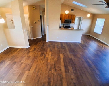 1304 Scottish Street Sw - Photo Thumbnail 6