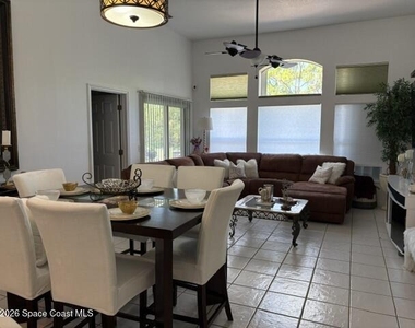 2141 Chinaberry Circle Se - Photo Thumbnail 1