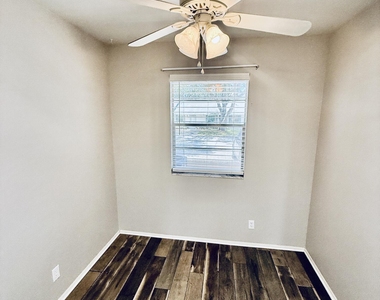 851 Dow Lane - Photo Thumbnail 4