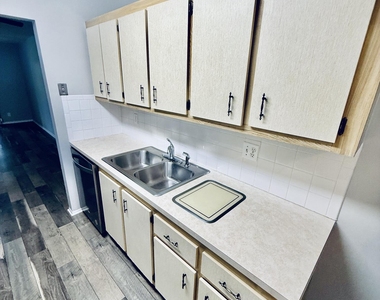 851 Dow Lane - Photo Thumbnail 7