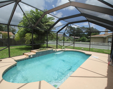 1735 Hazelton Street Nw - Photo Thumbnail 14