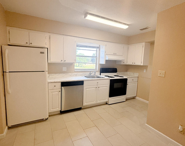 4304 London Town Road - Photo Thumbnail 20