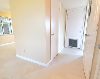 4304 London Town Road - Photo Thumbnail 11