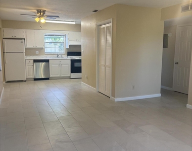 4304 London Town Road - Photo Thumbnail 23