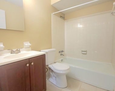4304 London Town Road - Photo Thumbnail 9