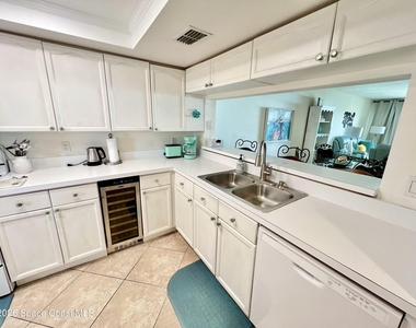 555 Harrison Avenue - Photo Thumbnail 6