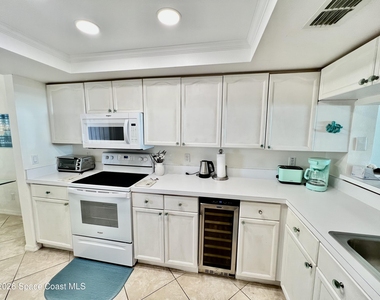 555 Harrison Avenue - Photo Thumbnail 7