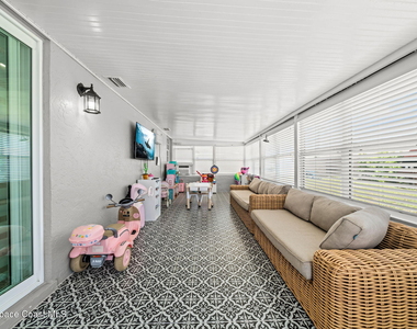 310 Lee Avenue - Photo Thumbnail 17