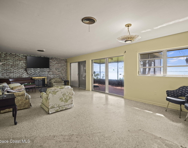 6785 Riveredge Drive - Photo Thumbnail 15