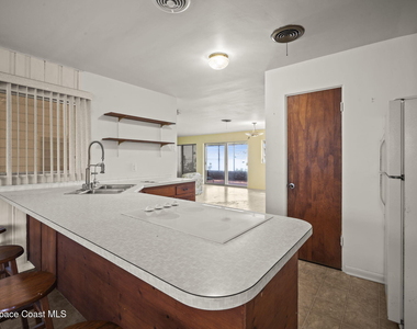 6785 Riveredge Drive - Photo Thumbnail 13