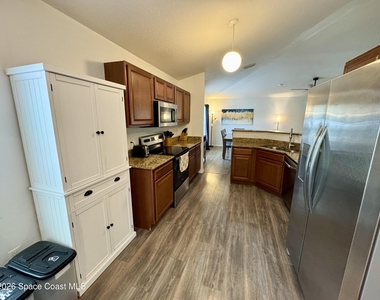 3850 Aria Drive - Photo Thumbnail 7
