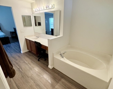 3850 Aria Drive - Photo Thumbnail 13