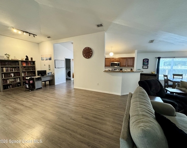 3850 Aria Drive - Photo Thumbnail 3