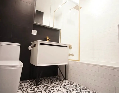 184 Suydam Street - Photo Thumbnail 13